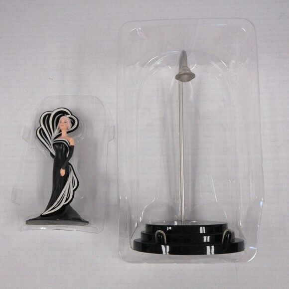 HALLMARK Christmas Keepsake Ornament 45th Anniversary BARBIE Lighted Stand‎ 2004 - Picture 7 of 16